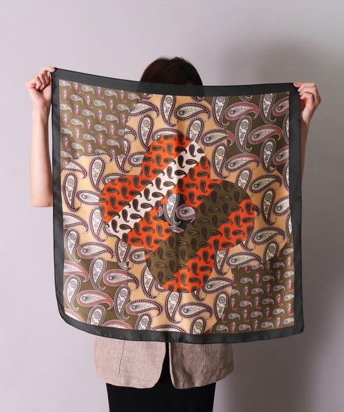 BAYBLO（ベイブロ）の「(BL)【ユニセックス】【リング付き】アソート柄 プリント スカーフ（バンダナ/スカーフ・メンズ・レッド系4/ブラック系4/ホワイト系3/グリーン系2/ブラック系3/ネイビー系4/ブラウン系1/ホワイト系1/イエロー系2/オレンジ系2/ベージュ系4・ONE SIZE）」の20枚目の写真