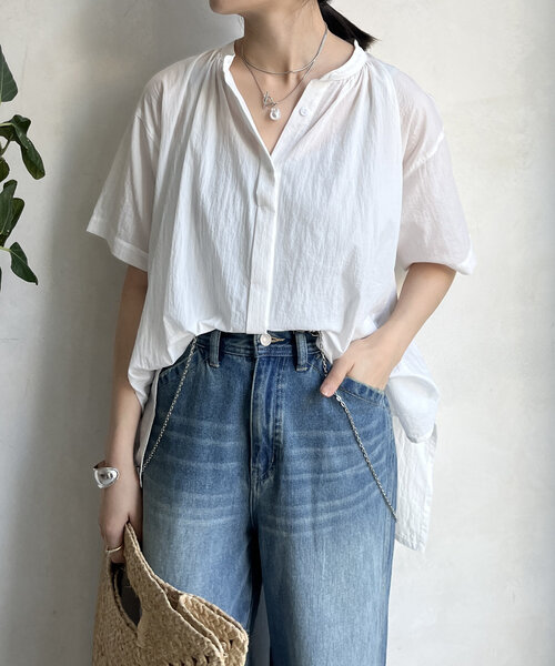 DouDou(ドゥドゥ)の「【WEB限定】イレギュラーヘムブラウス(シャツ/ブラウス・レディース・ブラック/オフホワイト/レッド・FREE)」の2枚目の写真