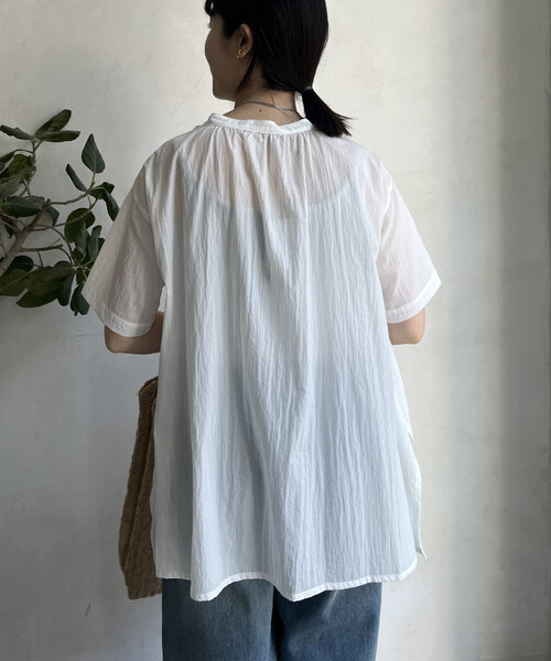 DouDou(ドゥドゥ)の「【WEB限定】イレギュラーヘムブラウス(シャツ/ブラウス・レディース・ブラック/オフホワイト/レッド・FREE)」の12枚目の写真