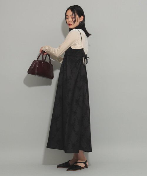 Ray BEAMS（レイビームス）の「ストレッチ ベロア クルーネック Tシャツ（Tシャツ/カットソー・レディース・アイボリー/ブルー/ピンク・ONE SIZE）」の7枚目の写真