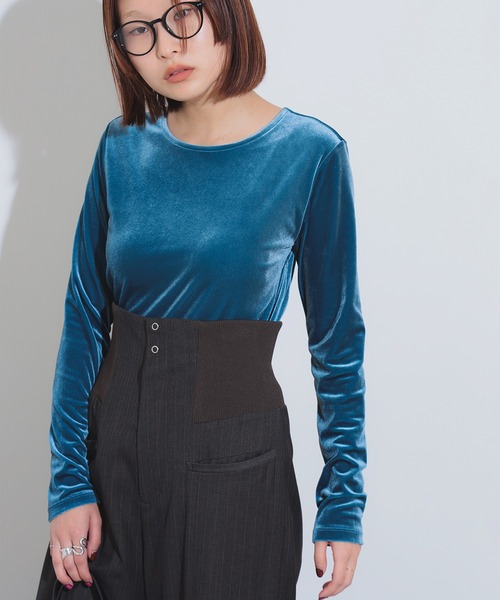 Ray BEAMS（レイビームス）の「ストレッチ ベロア クルーネック Tシャツ（Tシャツ/カットソー・レディース・アイボリー/ブルー/ピンク・ONE SIZE）」の2枚目の写真