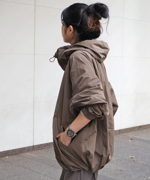 AP STUDIO（エーピーストゥディオ）の「メモリーコクーンパーカー（ナイロンジャケット・レディース・オリーブ・FREE）」の10枚目の写真