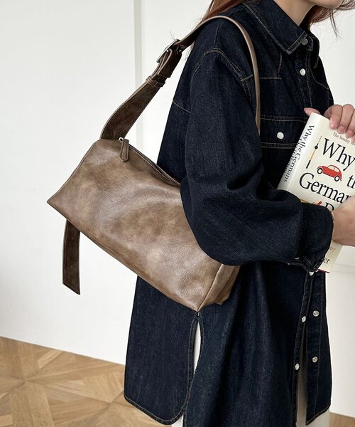 《お気に入り数3.9万突破！》マルチWAYワンハンドルショルダーバッグ