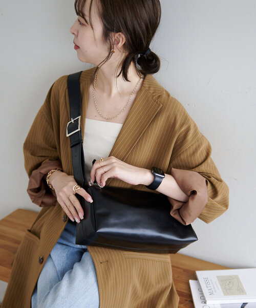 《お気に入り数3.9万突破！》マルチWAYワンハンドルショルダーバッグ