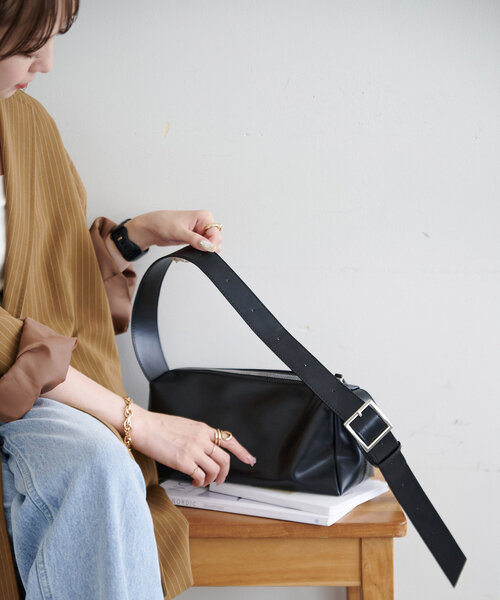 《お気に入り数3.9万突破！》マルチWAYワンハンドルショルダーバッグ