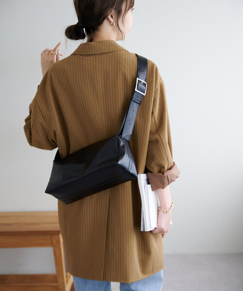 《お気に入り数3.9万突破！》マルチWAYワンハンドルショルダーバッグ