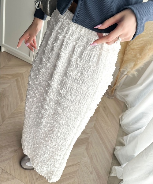 classicalelf(クラシカルエルフ)の「旬顔コーデが完成。ジャガードレースタイトスカート(ロング丈)(スカート・レディース・アイボリー/ブラック・X-LARGE/SMALL/MEDIUM/LARGE)」の4枚目の写真