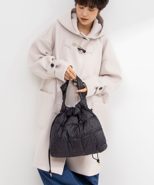 TAION（タイオン）の「【TAION別注】合皮ハンドルダウントートバッグ（ショルダーバッグ・レディース・ブラック/ブラウン系その他3/ネイビー系3・FREE）」の6枚目の写真