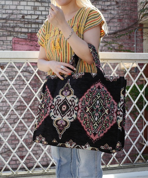 チャイハネ（チャイハネ）の「チャイハネ / ギルダートート / ITMP4301（トートバッグ・レディース・ワインレッド/ブラック・ONESIZE）」の2枚目の写真