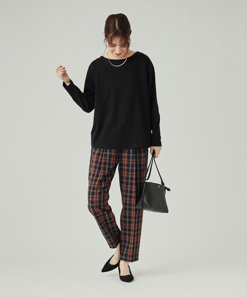 DRESKIP(ドレスキップ)の「◆【洗える】抜け感ある着こなしに ドロップショルダーゆるロンT(Tシャツ/カットソー・レディース・オフホワイト/ホワイト系5/ブラック/ライトベージュ/グリーン/ベージュ系2・02/03/04)」の11枚目の写真