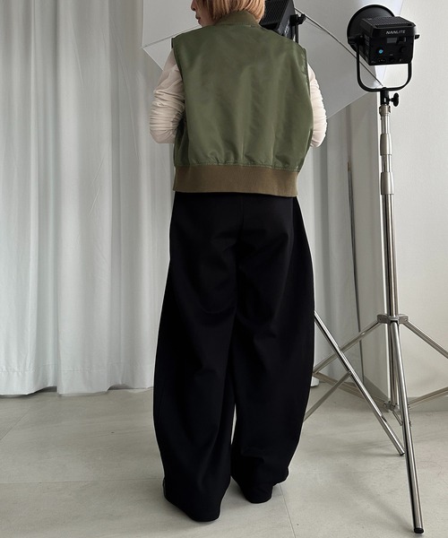 apres jour mignon(アプレジュールミニョン)の「ワイドコクーンパンツ【ZOZOTOWN限定アイテム】(その他パンツ・レディース・ブラック/ベージュ/カーキ・SMALL/MEDIUM/X-LARGE)」の11枚目の写真
