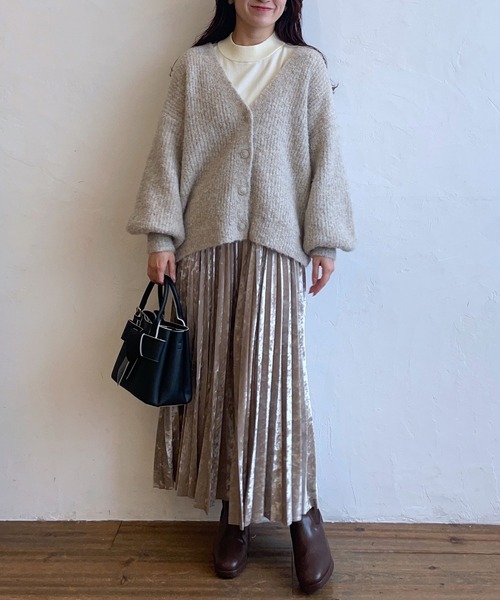 mysty woman(ミスティウーマン)の「メランジラメブークレカーディガン 151996(カーディガン/ボレロ・レディース・ブラウン/アイボリー/ブルー/チャコールグレー/ライトグリーン・FREE)」の7枚目の写真