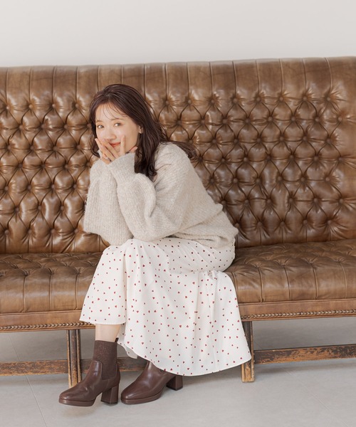 mysty woman(ミスティウーマン)の「メランジラメブークレカーディガン 151996(カーディガン/ボレロ・レディース・ブラウン/アイボリー/ブルー/チャコールグレー/ライトグリーン・FREE)」の20枚目の写真