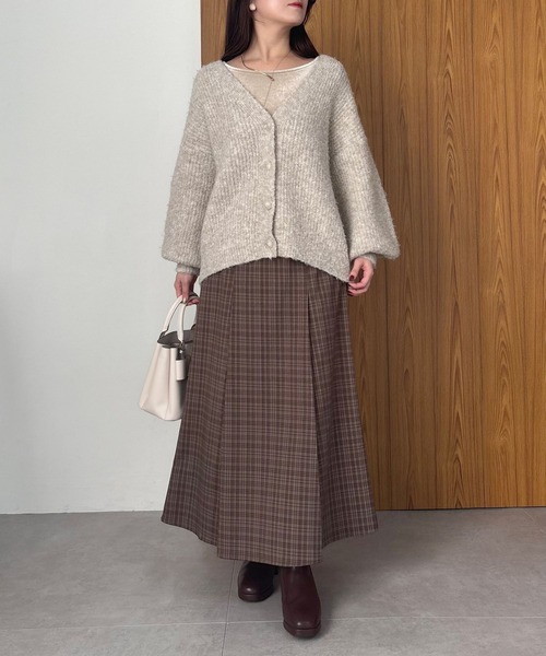 mysty woman(ミスティウーマン)の「メランジラメブークレカーディガン 151996(カーディガン/ボレロ・レディース・ブラウン/アイボリー/ブルー/チャコールグレー/ライトグリーン・FREE)」の15枚目の写真