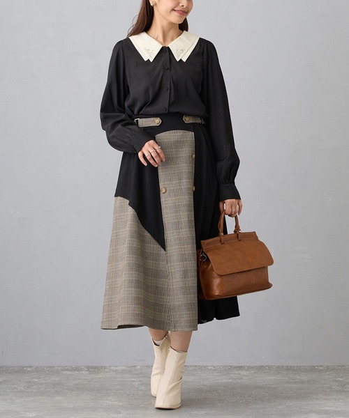 NICOLE CLUB（ニコル　クラブ）の「フラットカラー刺繍ブラウス（シャツ/ブラウス・レディース・ブラック/イエロー/オフホワイト・MEDIUM）」の15枚目の写真