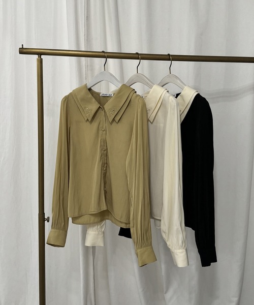 NICOLE CLUB（ニコル　クラブ）の「フラットカラー刺繍ブラウス（シャツ/ブラウス・レディース・ブラック/イエロー/オフホワイト・MEDIUM）」の16枚目の写真