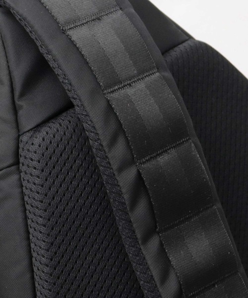 オールブラック スリング クロスボディバッグ A4収納可（ボディバッグ