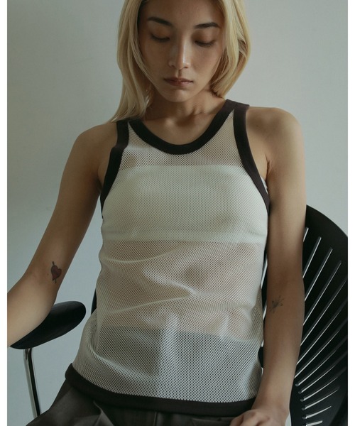 anuke(アンヌーク)の「Velour Tube Top(Tシャツ/カットソー・レディース・ホワイト/ブラック・FREE)」の17枚目の写真