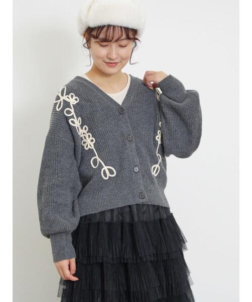 Samansa Mos2（サマンサ モスモス）の「◎テープ刺繍カーディガン（カーディガン/ボレロ・レディース・キナリ/イエロー/ブルー/チャコールグレー・F）」の2枚目の写真