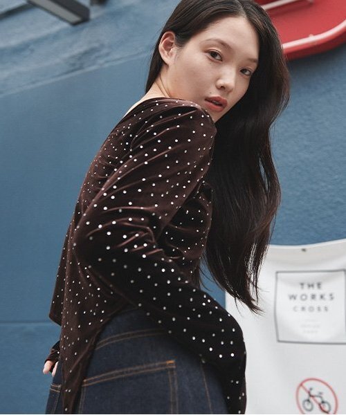 LUKU nari(ルクナーリ)の「ベロアスパンコールプルオーバー(Tシャツ/カットソー・レディース・ブラック/ダークブラウン/ブルーグレー・F)」の19枚目の写真