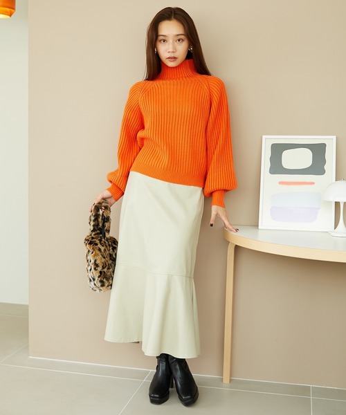MISCH MASCH(ミッシュマッシュ)の「ハイネックボリュームスリーブニット MO33N04(ニット/セーター・レディース・ブラック/ブラウン・フリ-)」の13枚目の写真