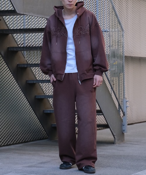 SEQUENZ(シークエンズ)の「【SEQUENZ/シークエンズ】LOGO APPLIQUE SWEAT PANTS / 裏起毛 アートワークデザイン ヴィンテージライク スウェットパンツ(スウェットパンツ・メンズ・ダークブラウン/ピンク系その他/ブラック・L/M)」の19枚目の写真