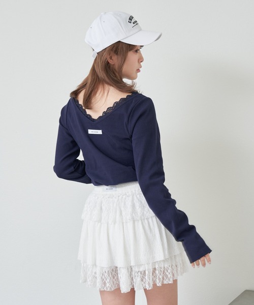 RAY CASSIN（レイカズン）の「レース付きVネックロングTシャツ（Tシャツ/カットソー・レディース・グレー/ブルー/アイボリー/ブラック系その他2・FREE）」の10枚目の写真