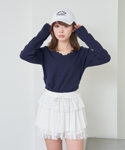 RAY CASSIN（レイカズン）の「レース付きVネックロングTシャツ（Tシャツ/カットソー・レディース・グレー/ブルー/アイボリー/ブラック系その他2・FREE）」の11枚目の写真