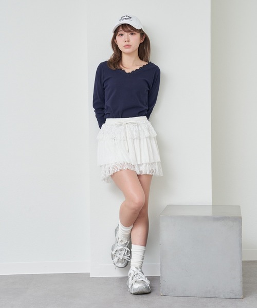 RAY CASSIN（レイカズン）の「レース付きVネックロングTシャツ（Tシャツ/カットソー・レディース・グレー/ブルー/アイボリー/ブラック系その他2・FREE）」の12枚目の写真