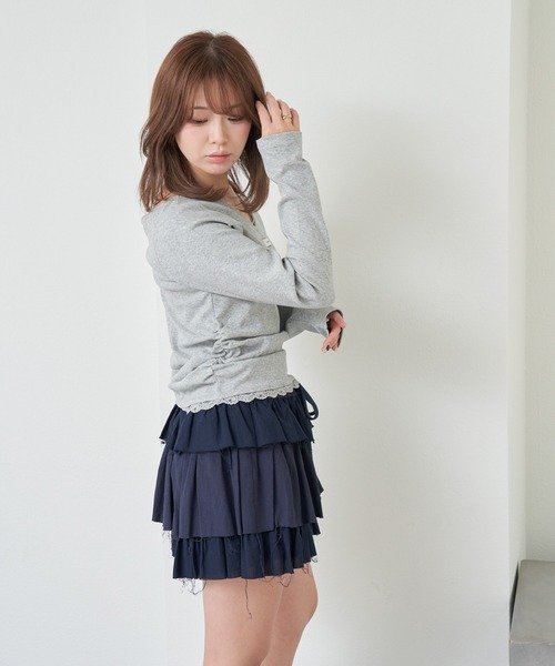 RAY CASSIN（レイカズン）の「レース付きVネックロングTシャツ（Tシャツ/カットソー・レディース・グレー/ブルー/アイボリー/ブラック系その他2・FREE）」の16枚目の写真