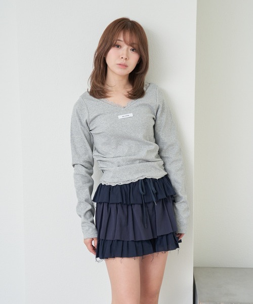 RAY CASSIN（レイカズン）の「レース付きVネックロングTシャツ（Tシャツ/カットソー・レディース・グレー/ブルー/アイボリー/ブラック系その他2・FREE）」の19枚目の写真