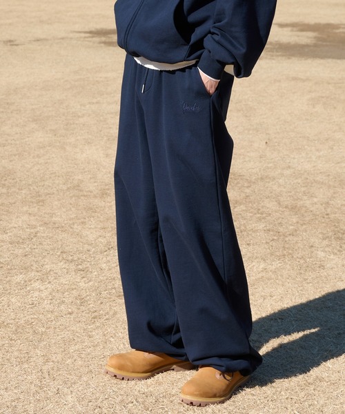 Perushu（ペルーシュ）の「heavy weight wide straight sweat pants  ヘビーウェイトワイドストレートスウェットパンツ（スウェットパンツ・メンズ・ピンク/ネイビー/ライトベージュ/チャコールグレー・MEDIUM/LARGE）」の6枚目の写真