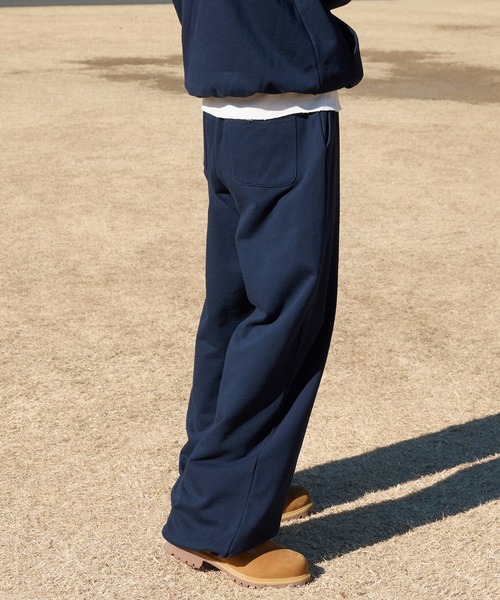 Perushu（ペルーシュ）の「heavy weight wide straight sweat pants  ヘビーウェイトワイドストレートスウェットパンツ（スウェットパンツ・メンズ・ピンク/ネイビー/ライトベージュ/チャコールグレー・MEDIUM/LARGE）」の7枚目の写真