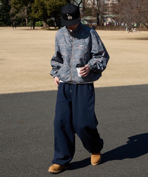 Perushu（ペルーシュ）の「heavy weight wide straight sweat pants  ヘビーウェイトワイドストレートスウェットパンツ（スウェットパンツ・メンズ・ピンク/ネイビー/ライトベージュ/チャコールグレー・MEDIUM/LARGE）」の18枚目の写真