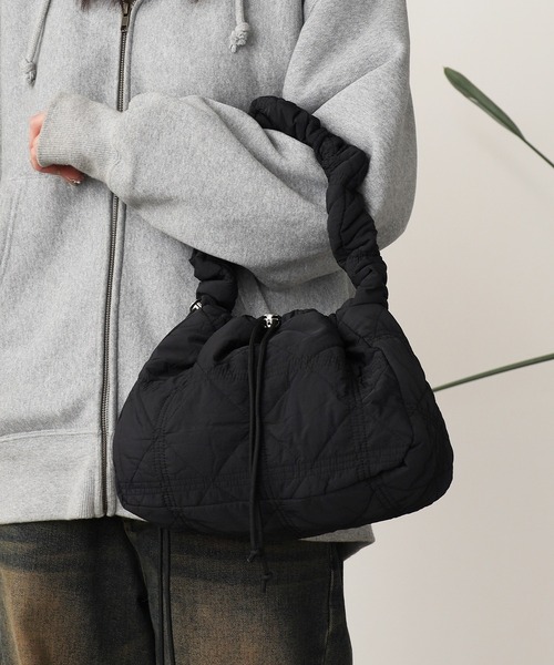 ROOPTOKYO(ループトウキョウ)の「Quilted style gathered handle bag / キルティング風 ギャザーハンドル バッグ 秋物 秋服 2026年秋冬(ハンドバッグ・レディース・ブラウン/グレー/ブラック・FREE)」の2枚目の写真