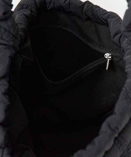 ROOPTOKYO(ループトウキョウ)の「Quilted style gathered handle bag / キルティング風 ギャザーハンドル バッグ 秋物 秋服 2026年秋冬(ハンドバッグ・レディース・ブラウン/グレー/ブラック・FREE)」の10枚目の写真