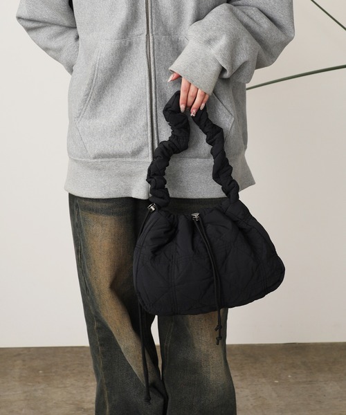 ROOPTOKYO(ループトウキョウ)の「Quilted style gathered handle bag / キルティング風 ギャザーハンドル バッグ 秋物 秋服 2026年秋冬(ハンドバッグ・レディース・ブラウン/グレー/ブラック・FREE)」の16枚目の写真
