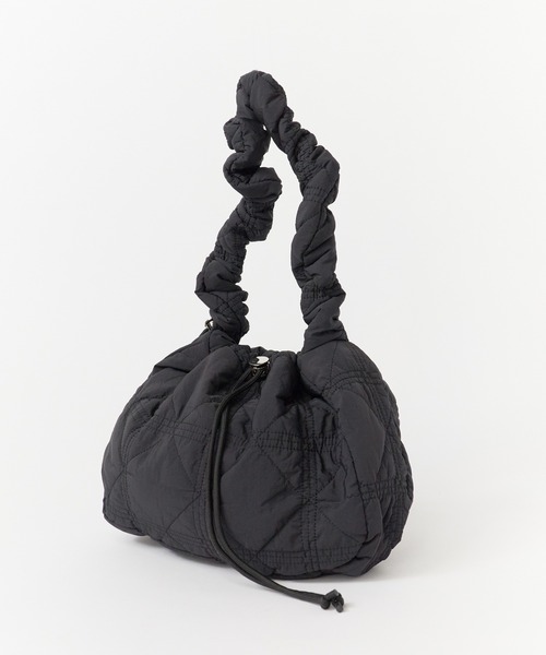 ROOPTOKYO(ループトウキョウ)の「Quilted style gathered handle bag / キルティング風 ギャザーハンドル バッグ 秋物 秋服 2026年秋冬(ハンドバッグ・レディース・ブラウン/グレー/ブラック・FREE)」の15枚目の写真