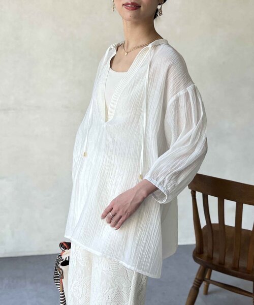 Chez toi（シェトワ）の「袖ボリュームシアースキッパーブラウス（シャツ/ブラウス・レディース・チャコールグレー/オフホワイト/ライム・FREE）」の21枚目の写真