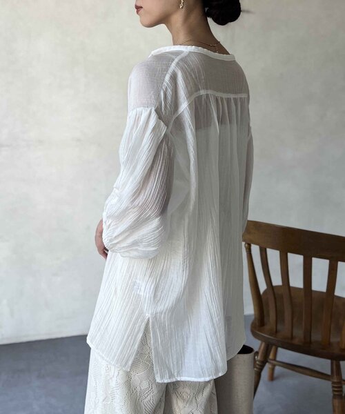 Chez toi（シェトワ）の「袖ボリュームシアースキッパーブラウス（シャツ/ブラウス・レディース・チャコールグレー/オフホワイト/ライム・FREE）」の19枚目の写真