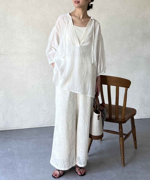 Chez toi（シェトワ）の「袖ボリュームシアースキッパーブラウス（シャツ/ブラウス・レディース・チャコールグレー/オフホワイト/ライム・FREE）」の17枚目の写真