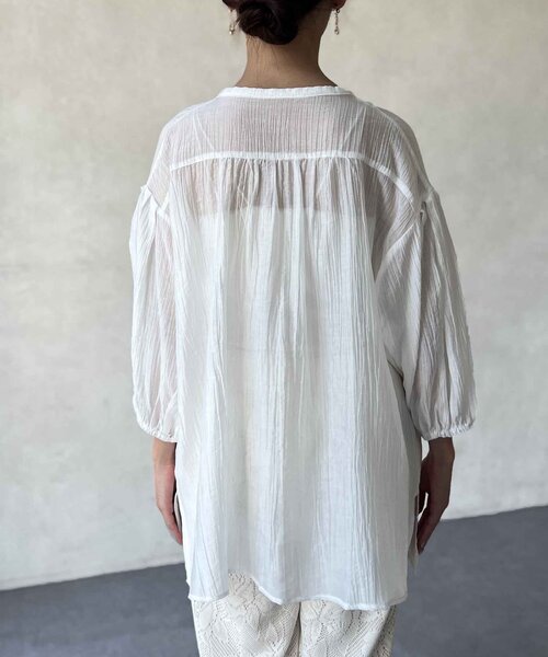 Chez toi（シェトワ）の「袖ボリュームシアースキッパーブラウス（シャツ/ブラウス・レディース・チャコールグレー/オフホワイト/ライム・FREE）」の12枚目の写真