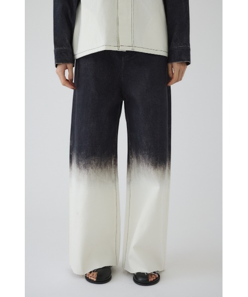 RIM.ARK(リムアーク)の「Gradation denim PT グラデーションデニムパンツ(デニムパンツ・レディース・ブラック/ブルー・36/38)」の9枚目の写真