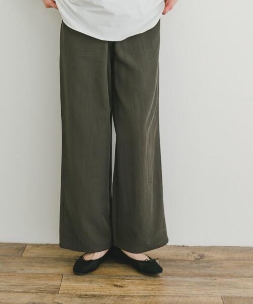 ITEMS URBANRESEARCH（アイテムズ アーバンリサーチ）の「イージーストレートパンツ（その他パンツ・レディース・チャコールグレー/ブラウン系その他/ホワイト系その他・FREE）」の3枚目の写真
