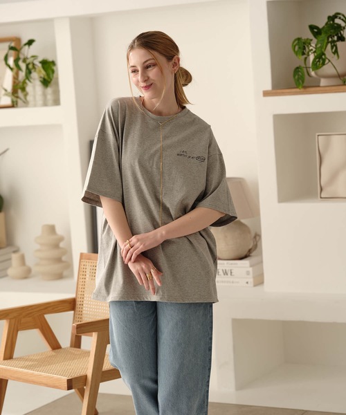 Mia (ミア)の「バックプリントフォトTシャツ(Tシャツ/カットソー・レディース・杢グレー/オフホワイト・FREE)」の4枚目の写真