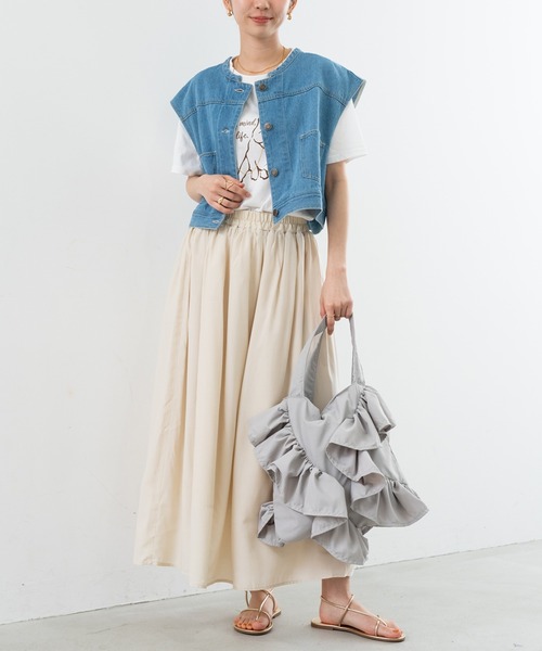 ANNA LUNA(アンナルナ)の「【ANNA LUNA】持つだけで存在感たっぷりの 大胆 フリル バック(トートバッグ・レディース・ライトブルー/ブラック/グレー・FREE)」の5枚目の写真