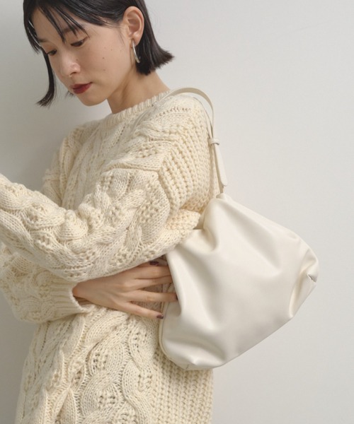 Shelly island（シェリーアイランド）の「ワンハンドルフェイクレザーバッグ（ショルダーバッグ・レディース・ブラック/ホワイト・FREE）」の2枚目の写真