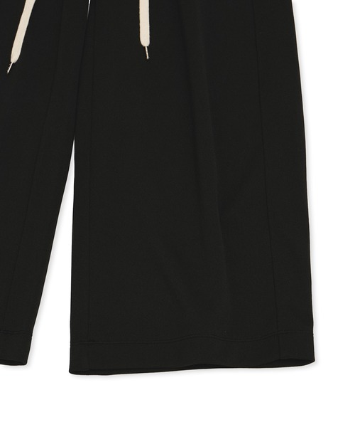 ADAM ET ROPE'(アダムエロペ)の「【サステナブル】クアトロジャージパンツ(その他パンツ・レディース・キナリ/ダークブラウン/ブラック・36/38)」の17枚目の写真