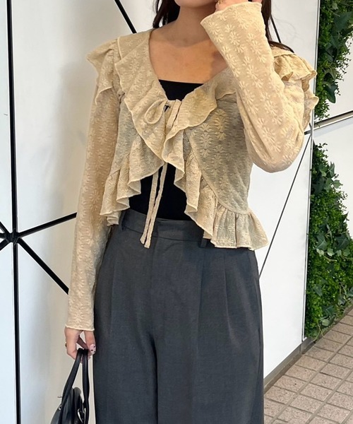 continuer de NICE CLAUP（コンティニューデナイスクラップ）の「【@re.__mi23セレクト】カットジャガードラッフルカーディガン（カーディガン/ボレロ・レディース・アイボリー/オフホワイト/ベージュ/ブラック・FREE）」の14枚目の写真