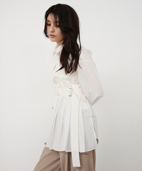 UNITED TOKYO（ユナイテッドトウキョウ）の「【残りわずか！】ベルテッドプリーツロングシャツ｜ウォッシャブル/オフィスカジュアル/防シワ/春服（シャツ/ブラウス・レディース・ブラック/マルチ/ホワイト/イエロー・FREE）」の8枚目の写真